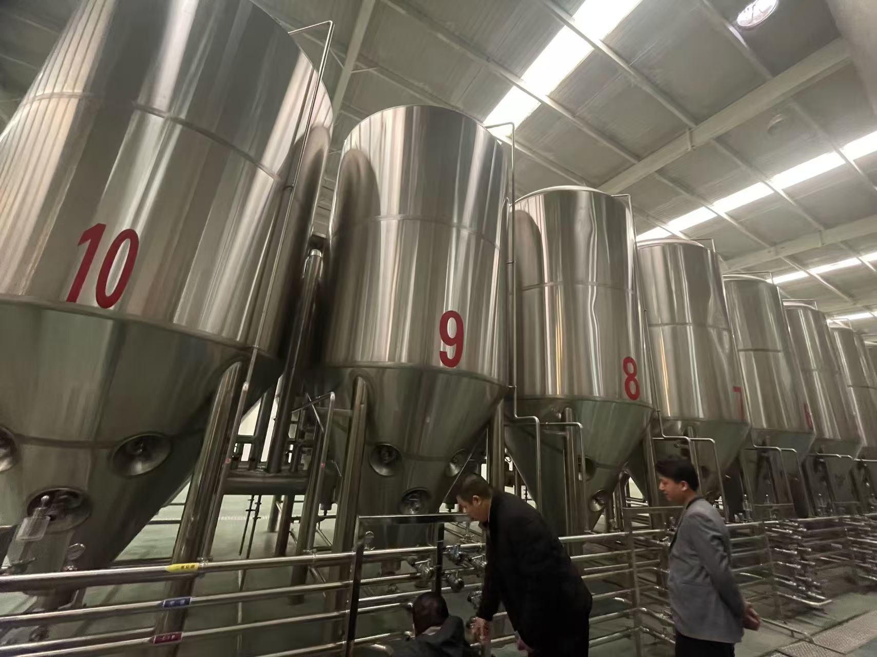 沔城回族镇精酿啤酒设备厂—平面布置、设备设计、制造、调试、培训等一条龙服务